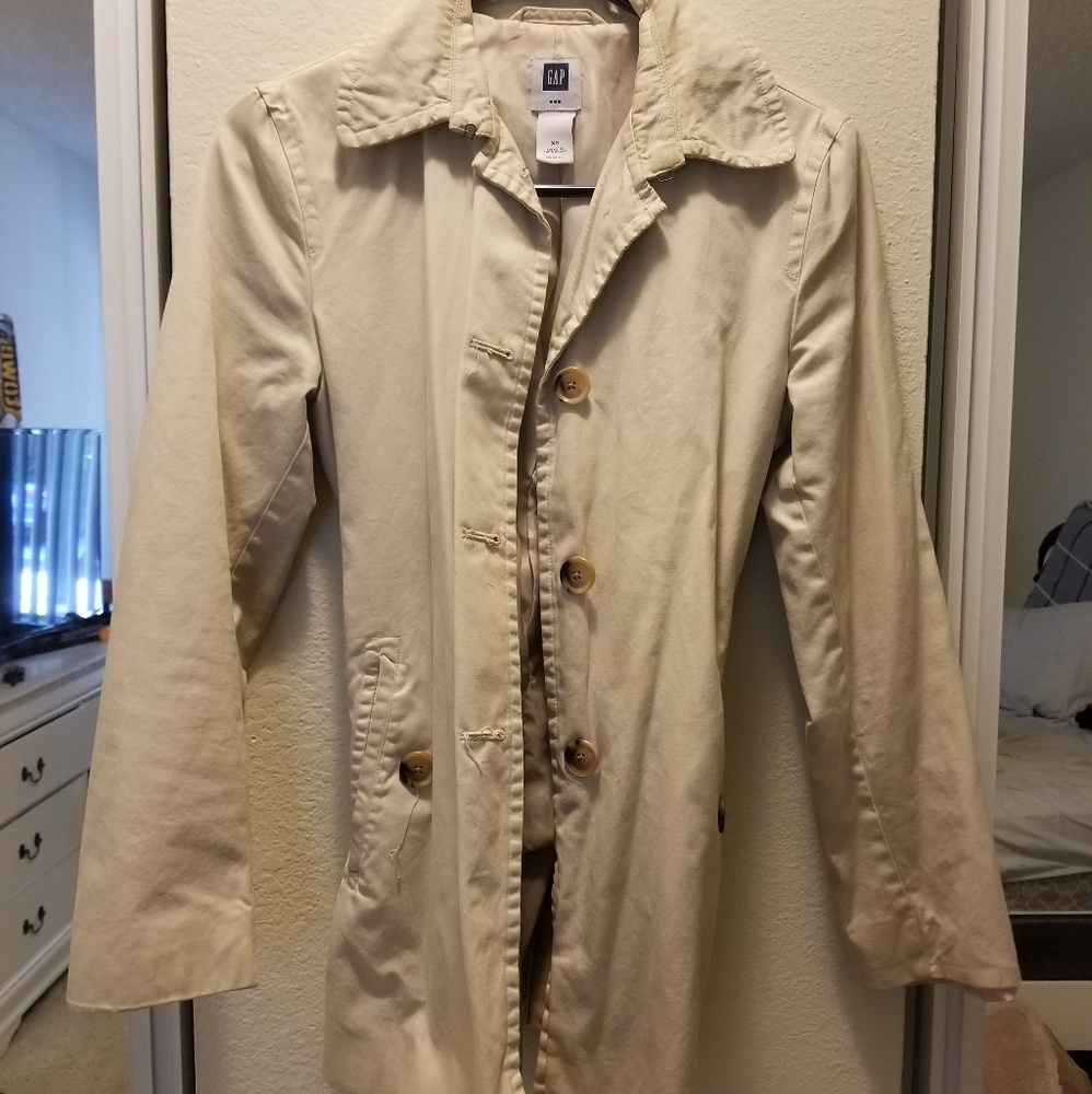 GAP trenchcoat